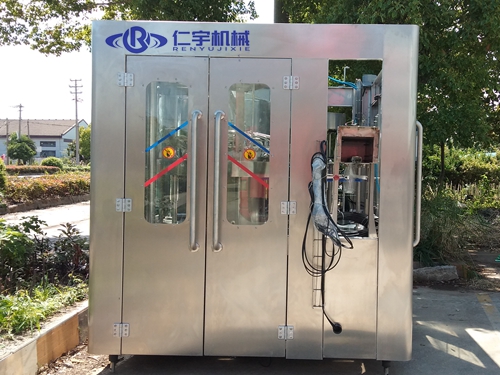 礦泉水三合一灌裝機